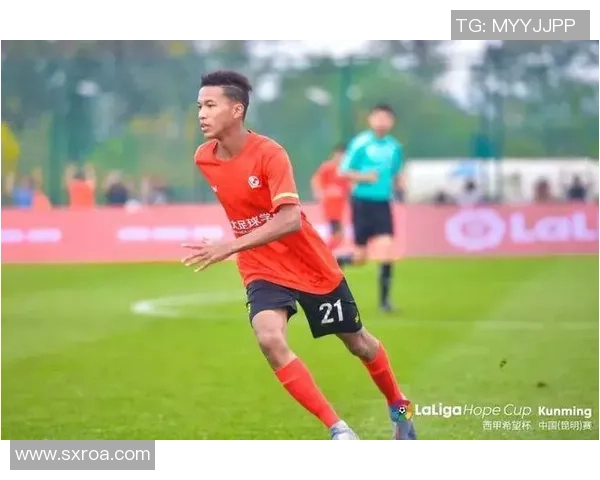 重庆足球队状态分析与未来展望聚焦球队表现与战术调整 重庆足球队状态分析与未来展望聚焦球队表现与战术调整