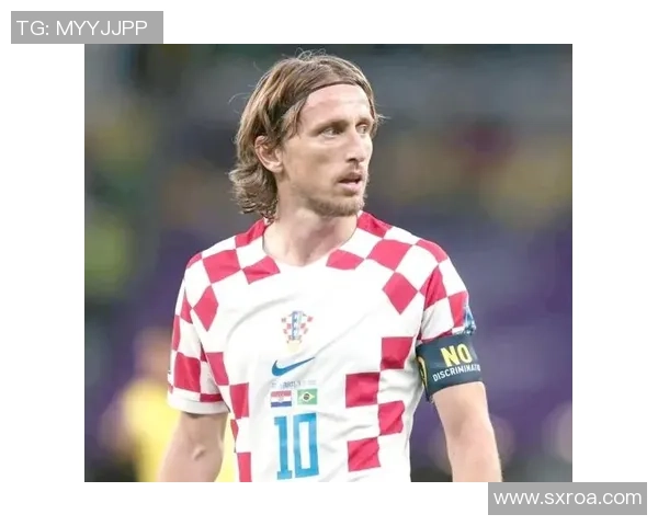 从贫困到辉煌有背景的足球明星如何改变人生轨迹 从贫困到辉煌有背景的足球明星如何改变人生轨迹